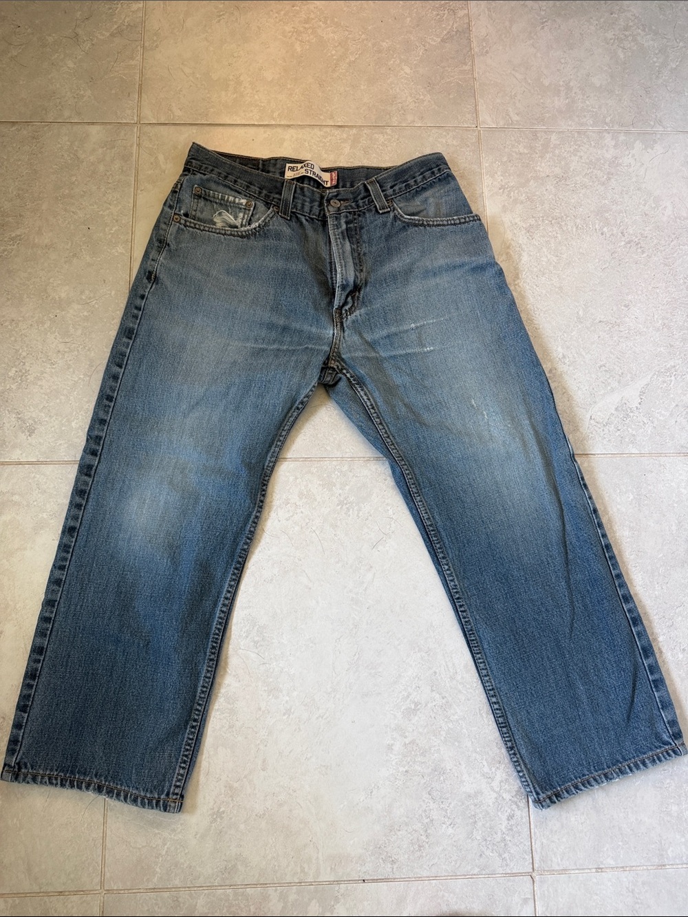 Vintage ‘09 Levi’s 32 x 25 Men's 559 Blue Denim Jeans shortened length
